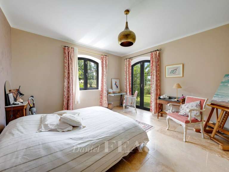 Maison Aups - 5 chambres - 261m²