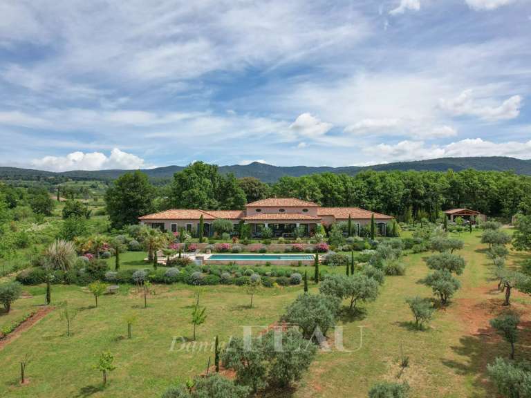 House Aups - 5 bedrooms - 261m²