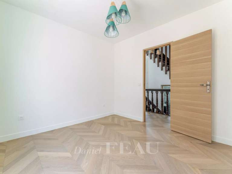 Maison Courbevoie - 6 chambres - 280m²