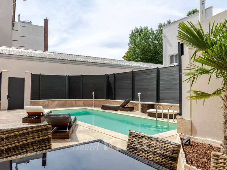 Maison Courbevoie - 6 chambres - 280m²