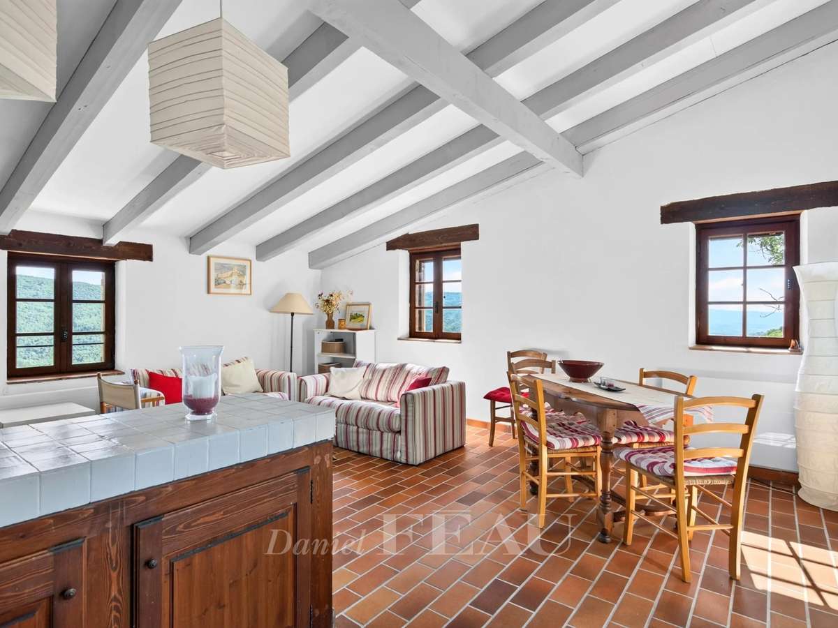 House Montjustin