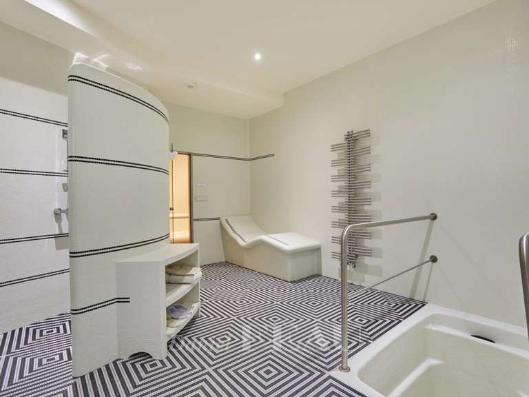 House Eygalières - 7 bedrooms - 468m²