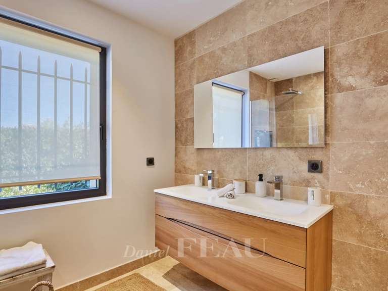 Maison Eygalières - 4 chambres - 252m²