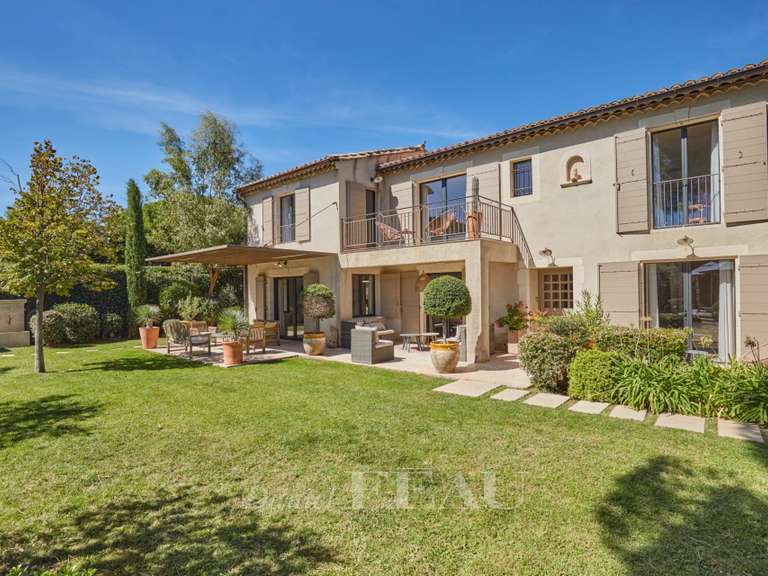 Maison Eygalières - 4 chambres - 252m²