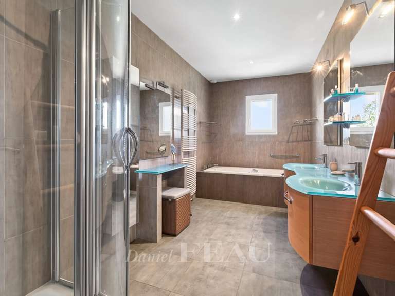 House Pierrevert - 4 bedrooms - 303m²