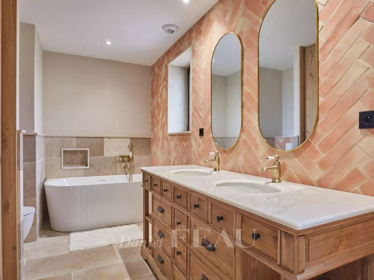 Maison Saint-Rémy-de-Provence - 4 chambres - 250m²