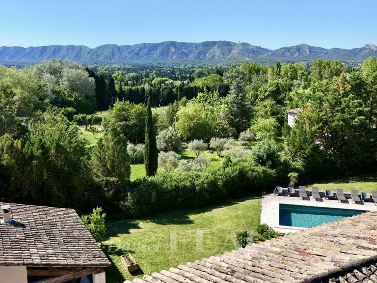Maison Saint-Rémy-de-Provence - 5 chambres - 210m²