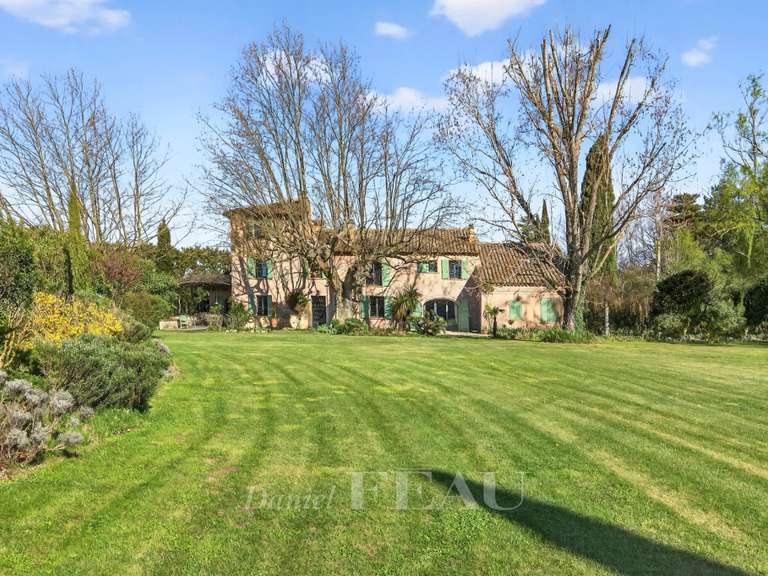 Maison Althen-des-Paluds - 9 chambres - 379m²