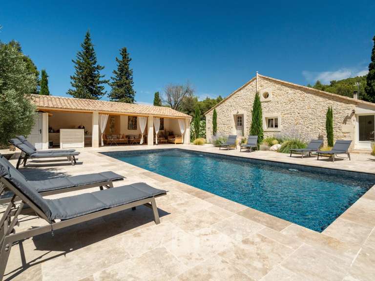 Maison Saint-Étienne-du-Grès - 5 chambres - 373m²