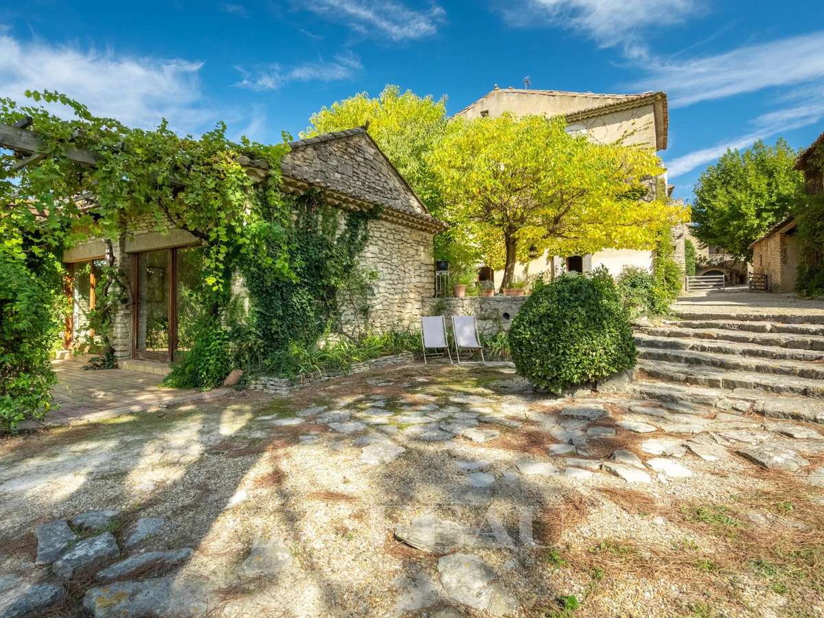 House Gordes