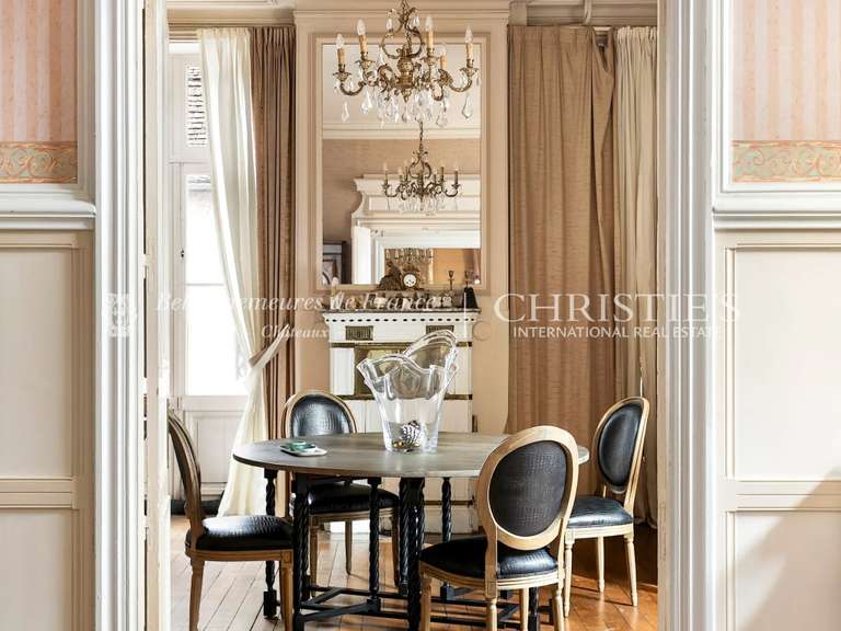 Propriété Auxerre - 5 chambres - 350m²