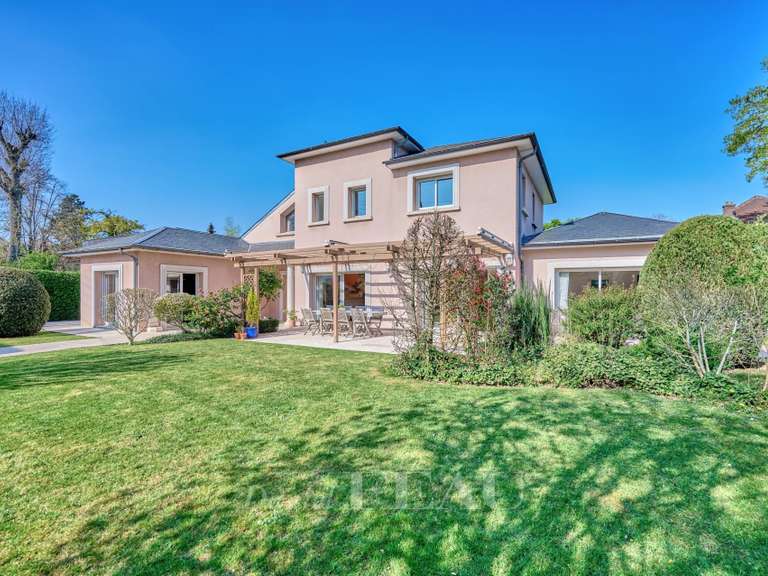 Maison Vaucresson - 5 chambres - 300m²