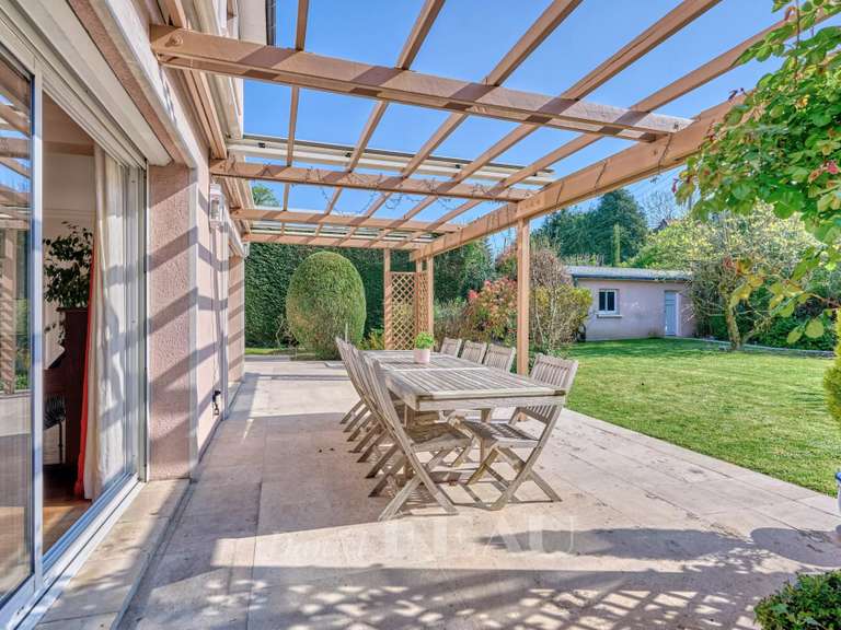 Maison Vaucresson - 5 chambres - 300m²