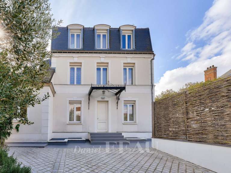 Maison Rueil-Malmaison - 4 chambres - 205m²