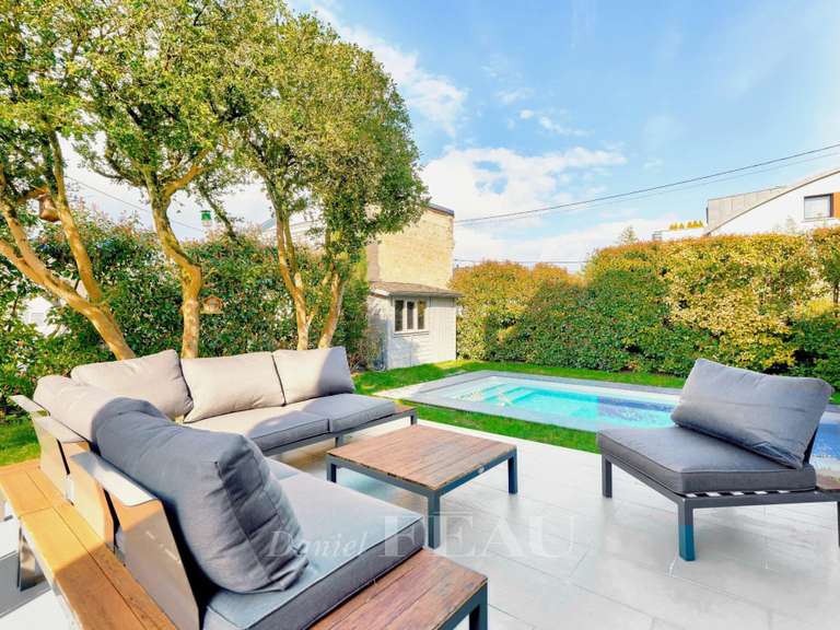 House Rueil-Malmaison - 4 bedrooms - 205m²