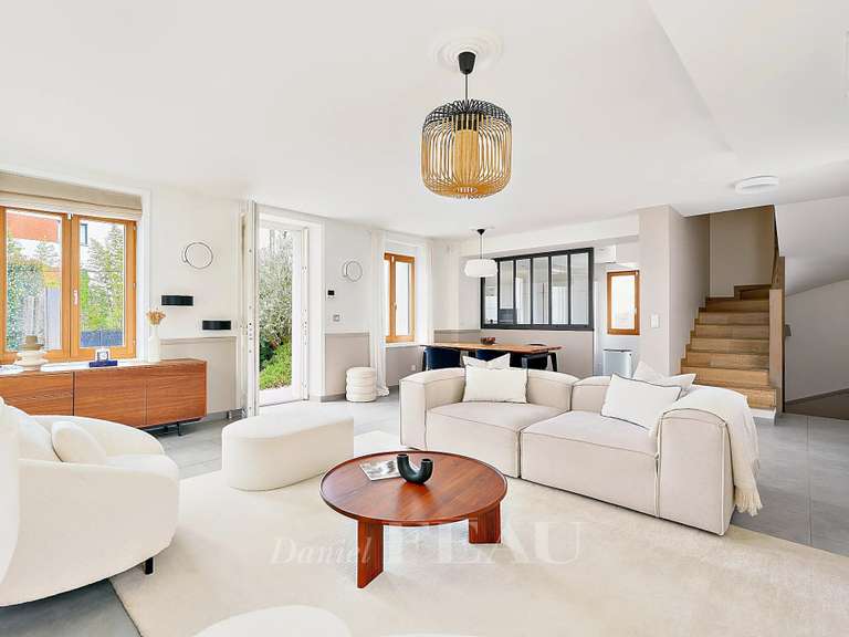 House Rueil-Malmaison - 4 bedrooms - 205m²