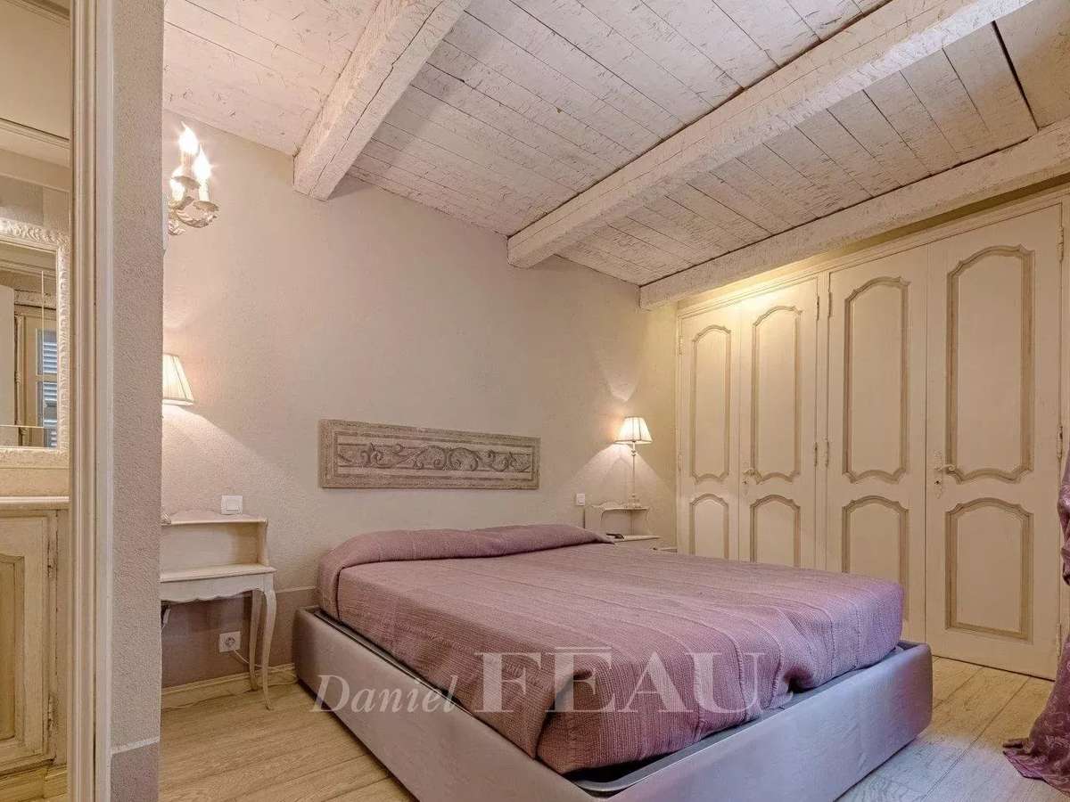 House Saint-Tropez