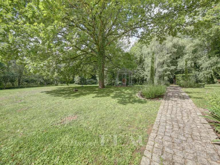 Maison Orgeval - 6 chambres - 363m²