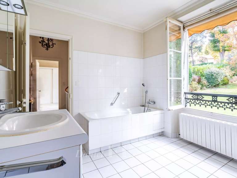 Maison La Celle-Saint-Cloud - 6 chambres - 208m²