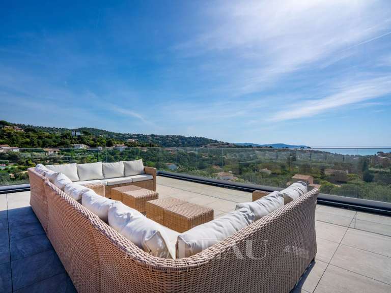 Maison Cavalaire-sur-Mer - 5 chambres - 265m²