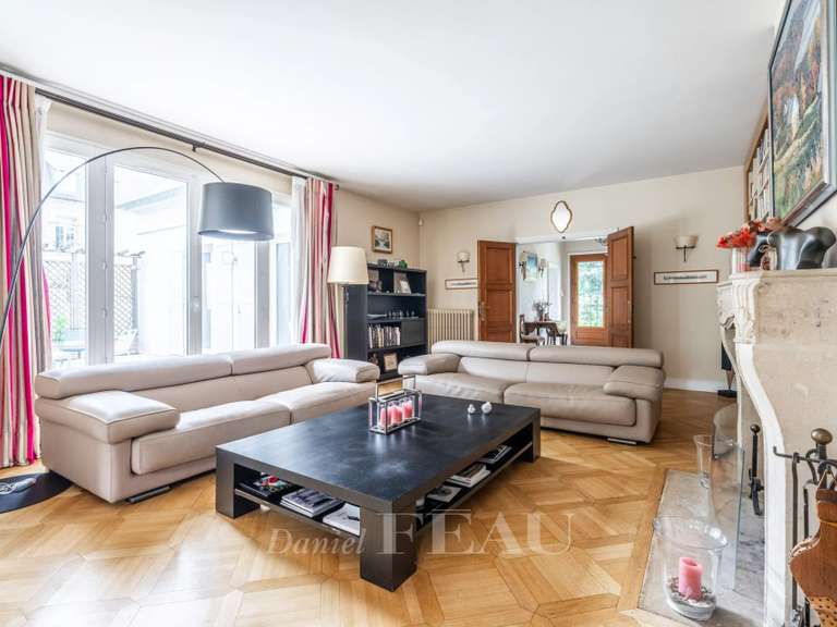 Maison Saint-Germain-en-Laye - 7 chambres - 259m²