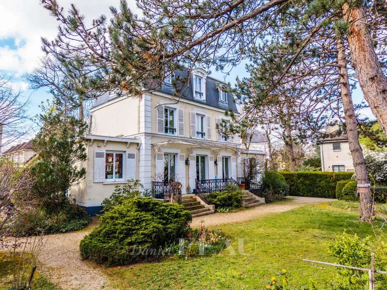 Maison Le Vésinet - 5 chambres - 190m²