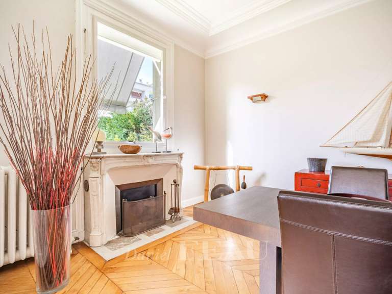 Maison Chatou - 6 chambres - 251m²