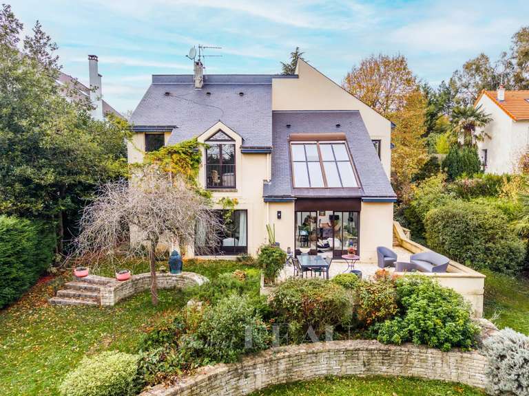 House Bougival - 5 bedrooms - 230m²