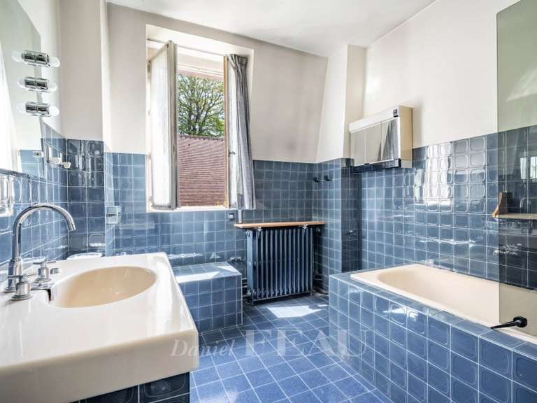 Maison Saint-Germain-en-Laye - 5 chambres - 210m²