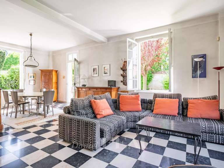 Maison Saint-Germain-en-Laye - 5 chambres - 210m²