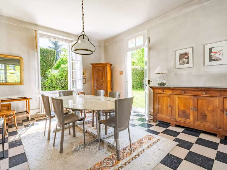 Maison Saint-Germain-en-Laye - 5 chambres - 210m²