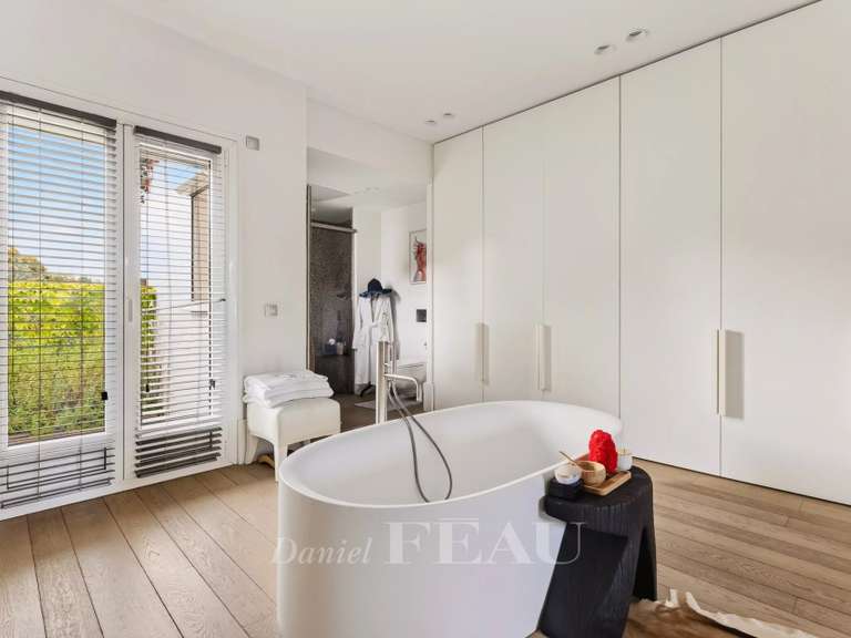 Maison Saint-Maur-des-Fossés - 7 chambres - 454m²