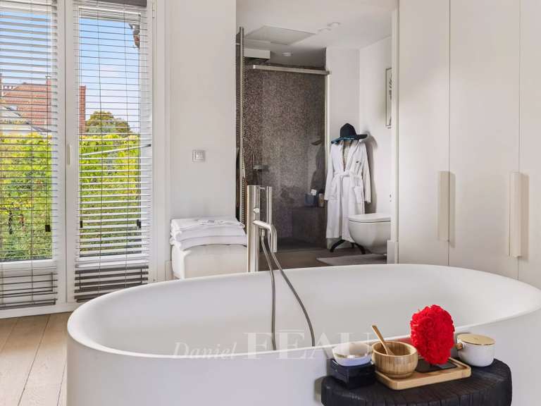 Maison Saint-Maur-des-Fossés - 7 chambres - 454m²