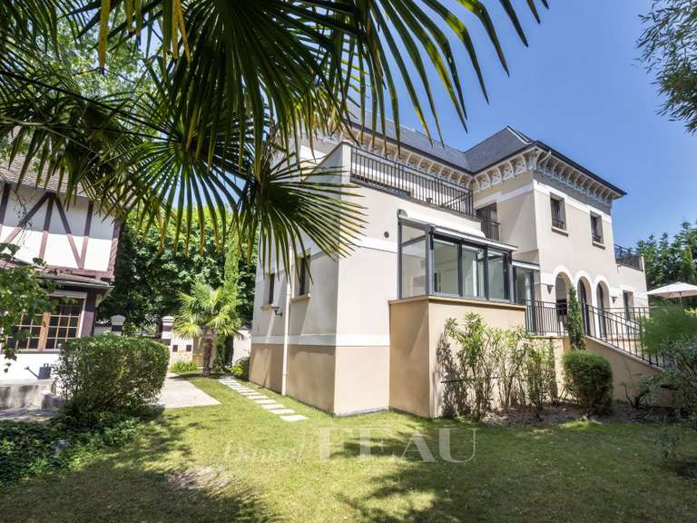 Maison Saint-Maur-des-Fossés - 5 chambres - 298m²