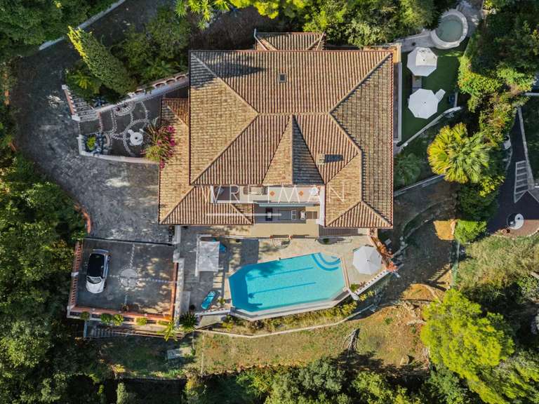 Maison Vallauris - 5 chambres - 370m²