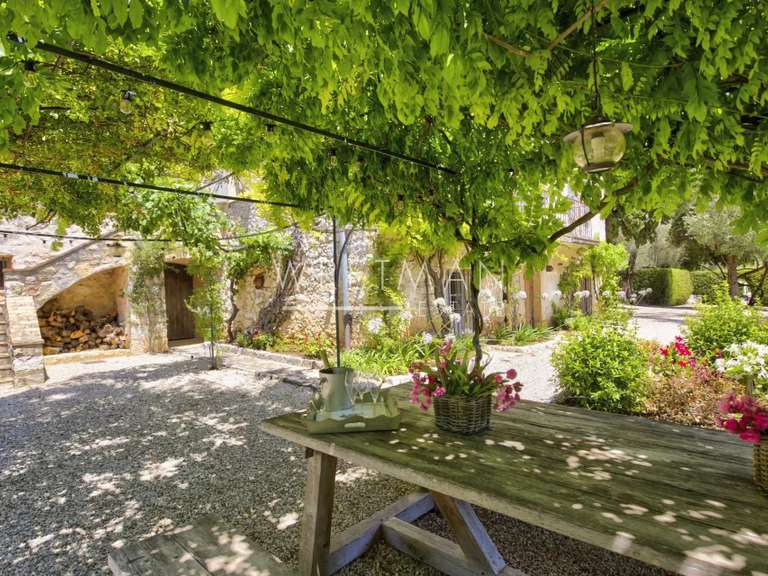 House Roquefort-les-Pins - 6 bedrooms - 335m²