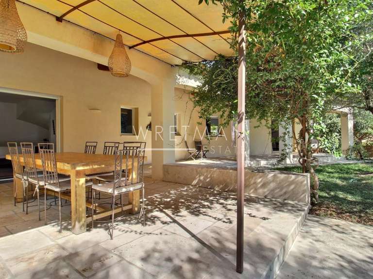 Maison Montauroux - 4 chambres - 225m²