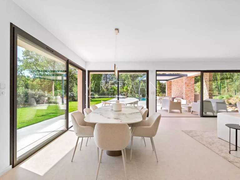 Maison Tourrettes - 5 chambres - 240m²
