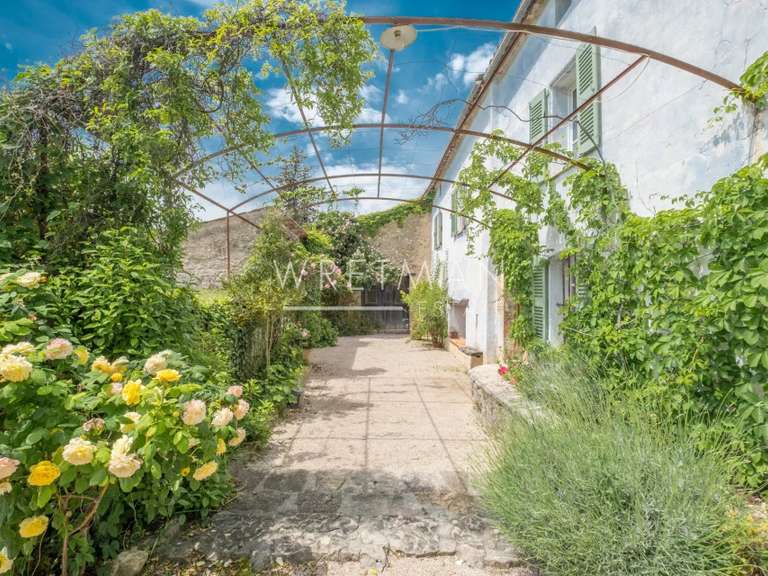 Maison Tourrettes - 6 chambres - 257m²