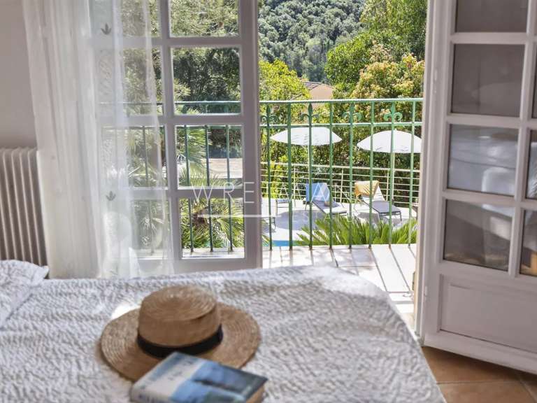 House Mandelieu-la-Napoule - 7 bedrooms - 325m²