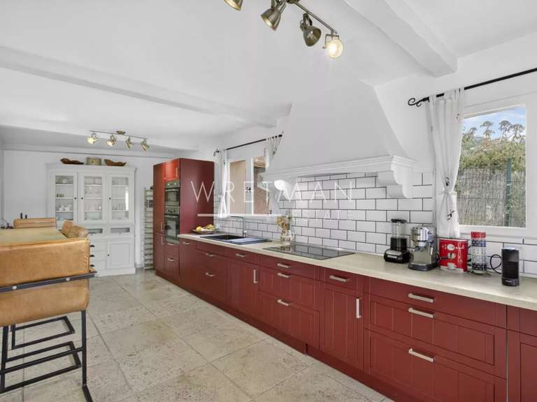 House Le Bar-sur-Loup - 4 bedrooms - 200m²