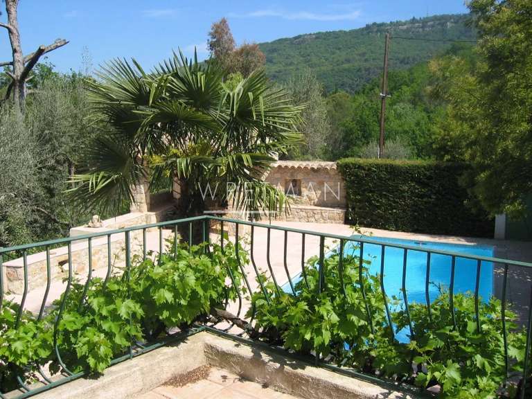 House Le Bar-sur-Loup - 3 bedrooms - 165m²