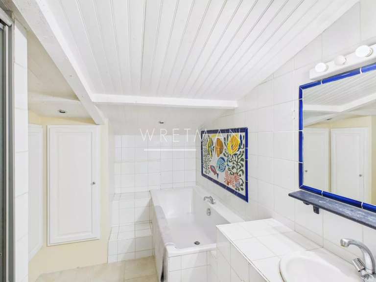 House Le Bar-sur-Loup - 3 bedrooms - 165m²