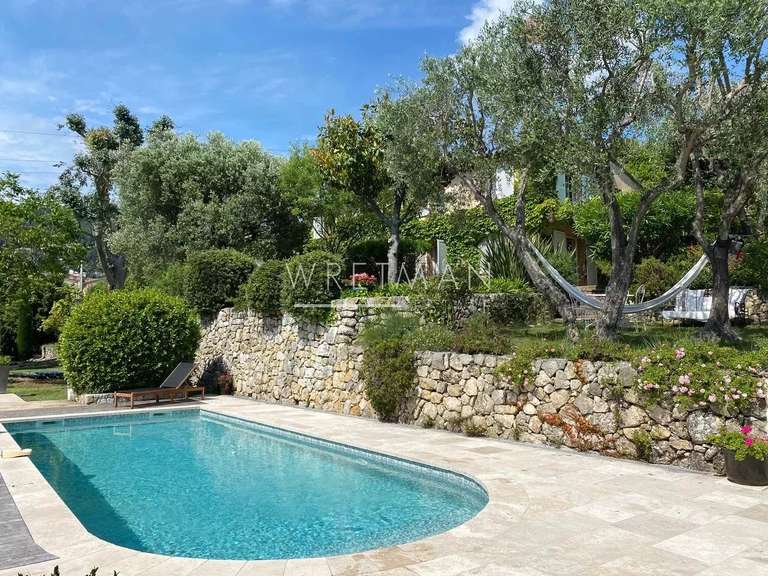 House Châteauneuf-Grasse - 3 bedrooms - 201m²