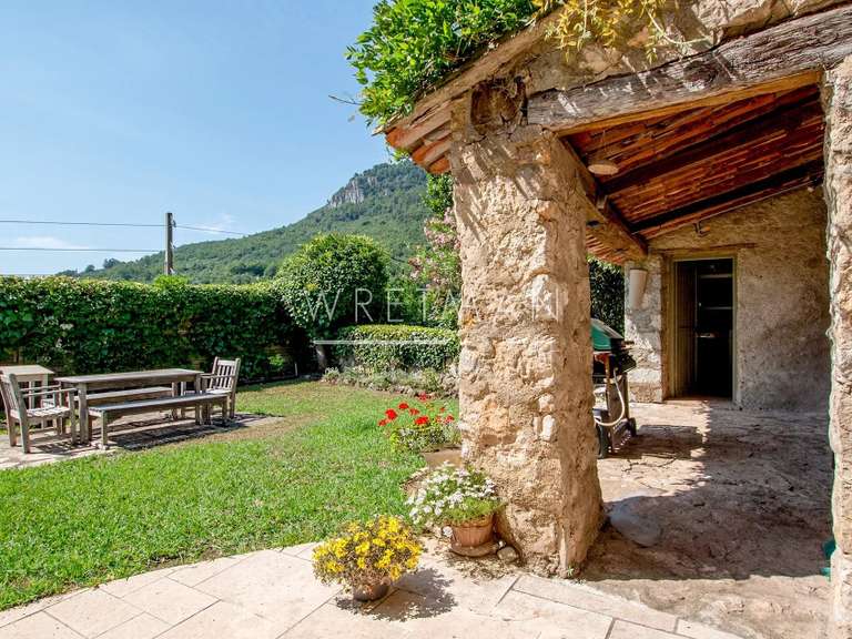 House Le Bar-sur-Loup - 5 bedrooms - 238m²