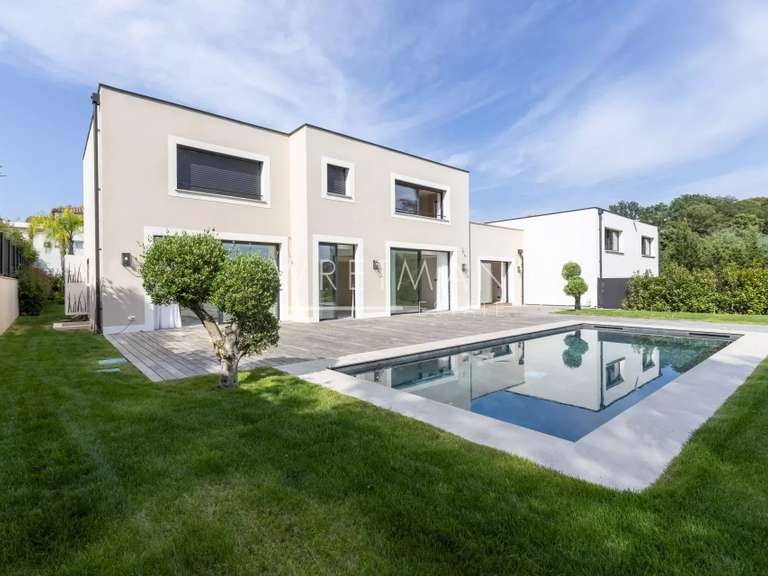 House Sophia-antipolis - 4 bedrooms - 280m²