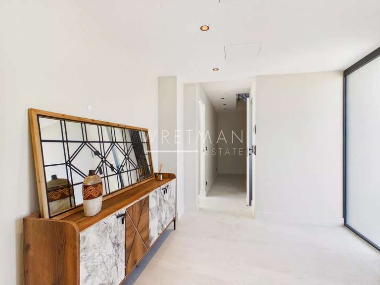 House Sophia-antipolis - 4 bedrooms - 280m²