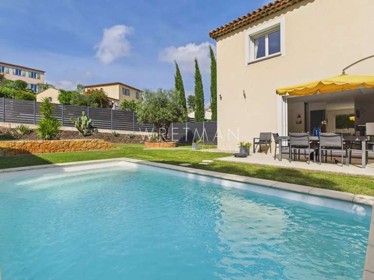 Maison Pégomas - 4 chambres - 160m²
