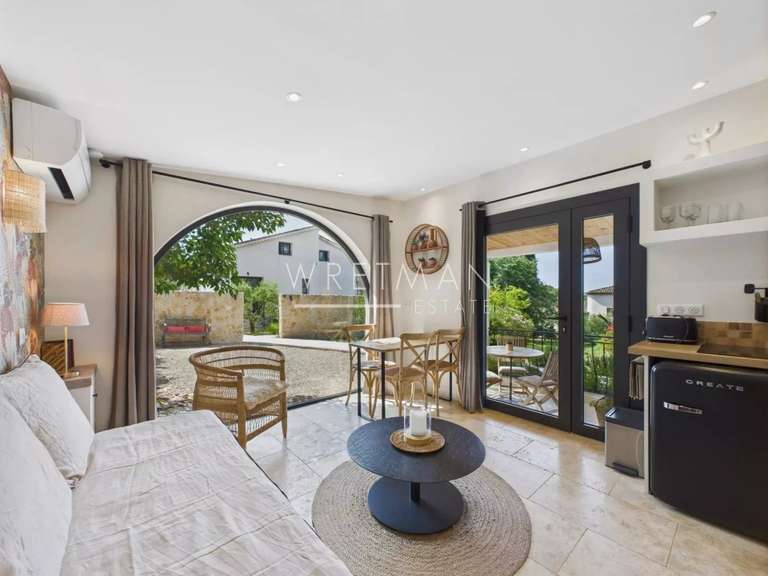 House Roquefort-les-Pins - 439m²