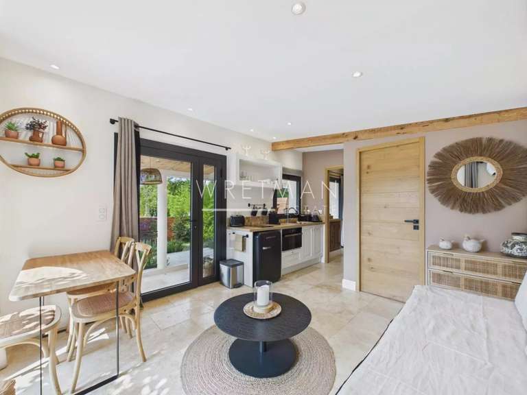 House Roquefort-les-Pins - 439m²